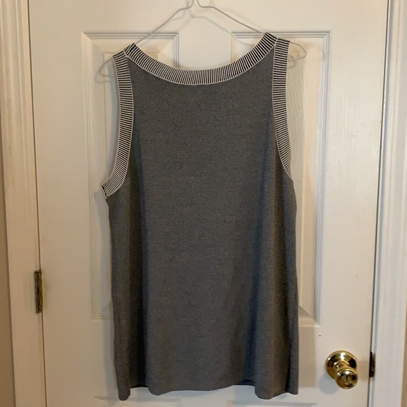 Chicos- Sleeveless black and white cotton blend top. - Picture 3 of 3
